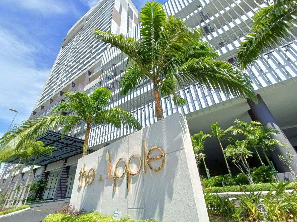 The Apple Residence By Heystay Management Malacca Екстер'єр фото